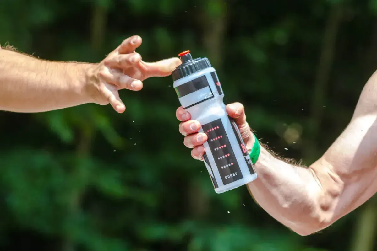 Borraccia acqua, idratarsi durante la corsa