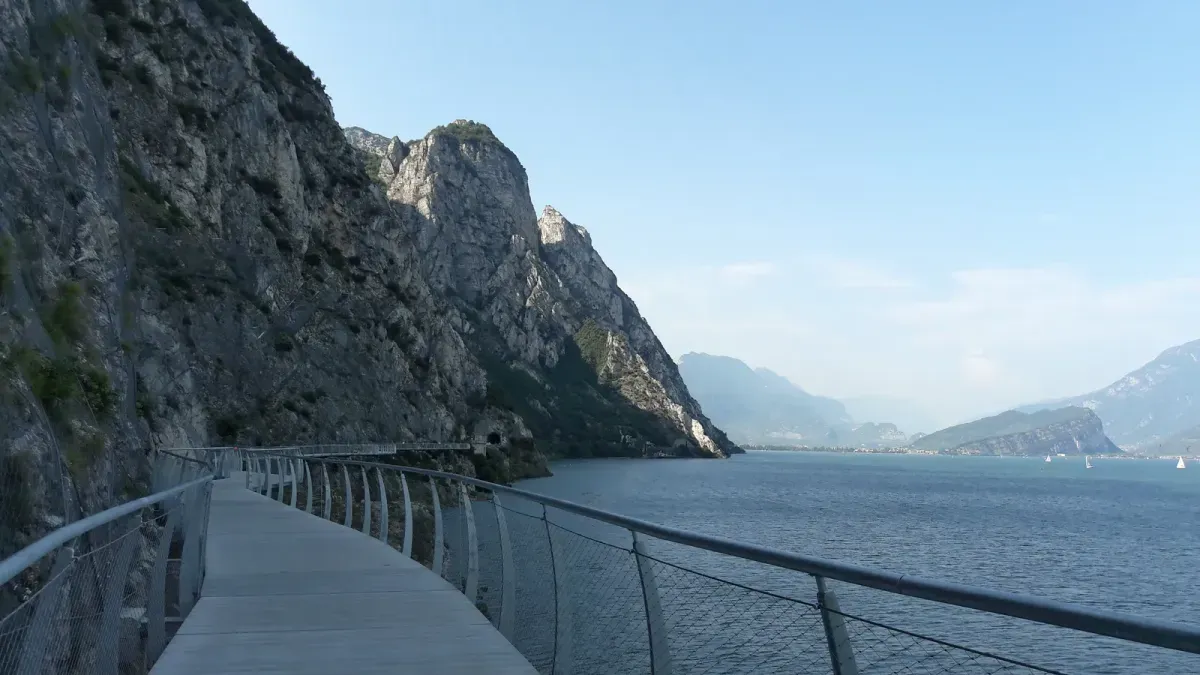 La passerella sospesa sul lago di Garda