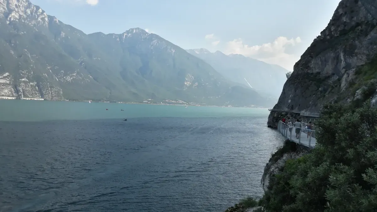 La passerella sospesa sul lago di Garda