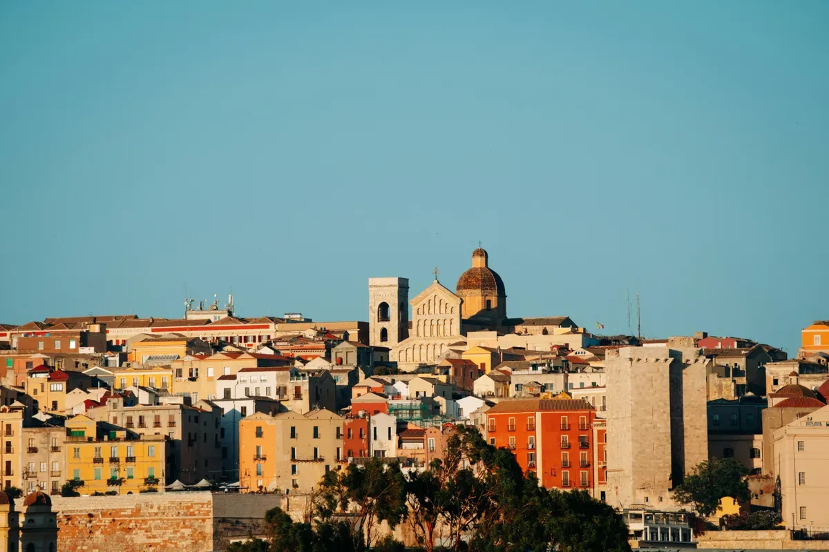 Cagliari vista da una collina