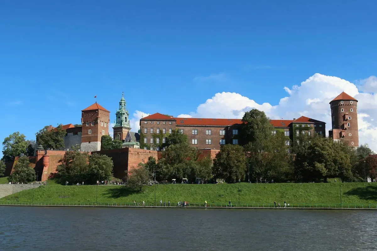 Il castello del Wawel visto dalla Vistola