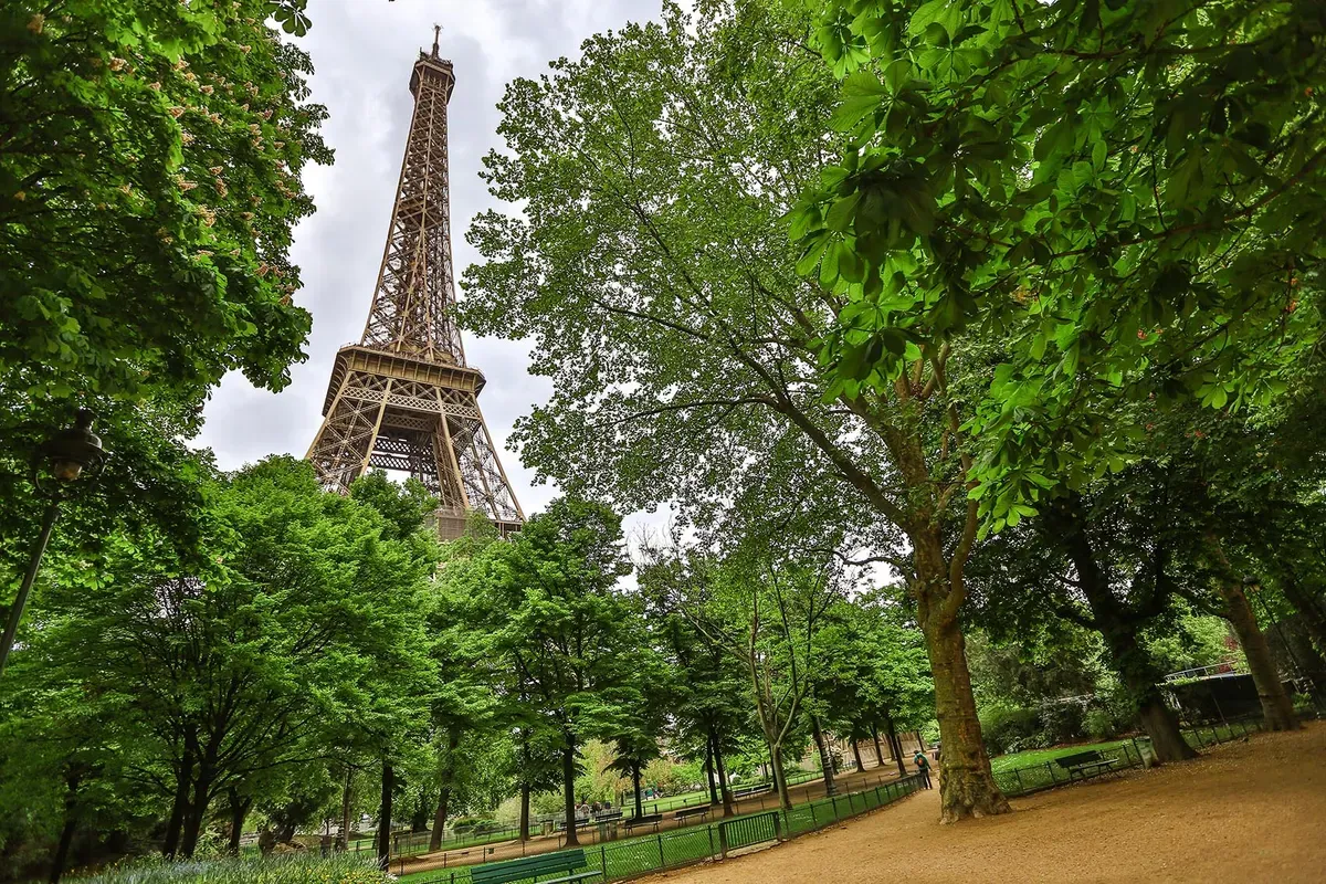 Scopri dove correre a Parigi champ de mars