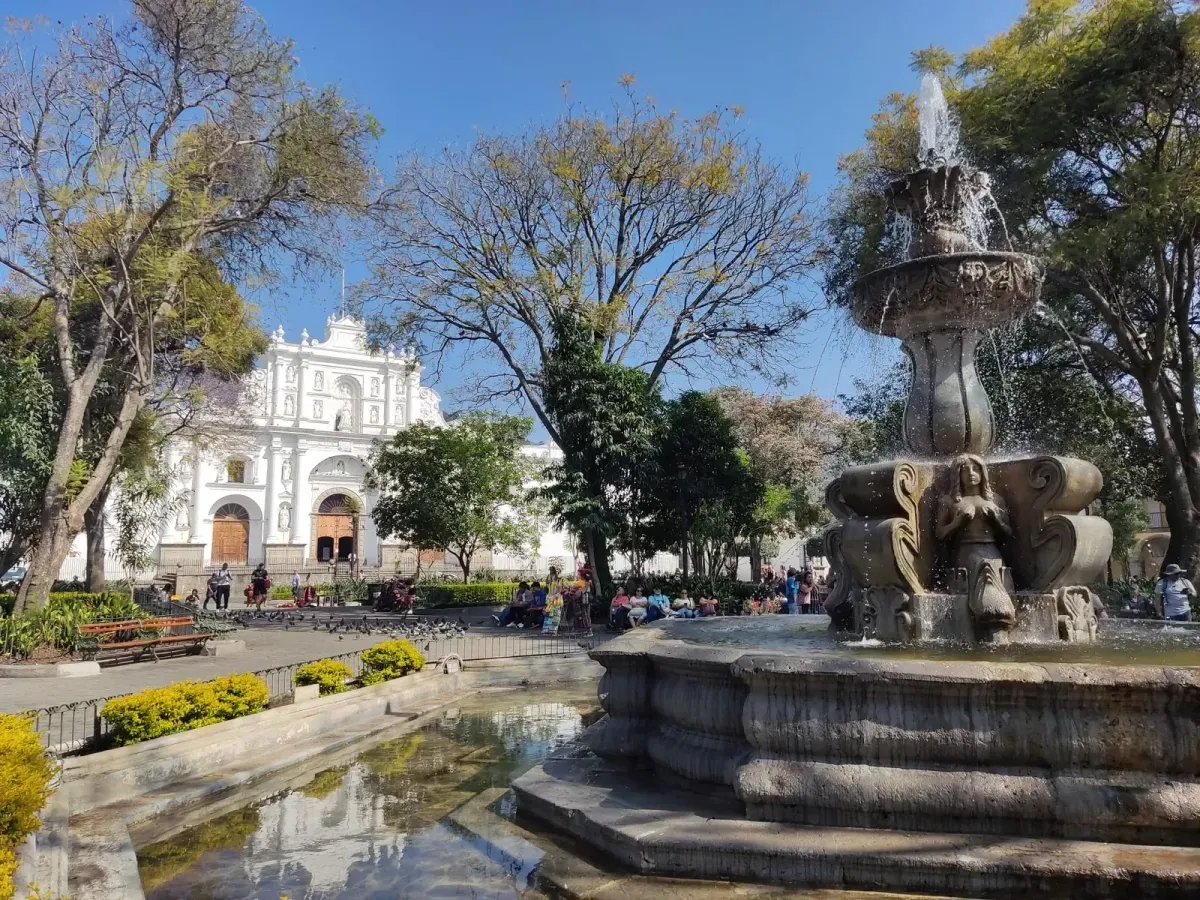 Antigua: la città dei tre vulcani 🇬🇹