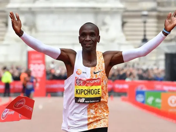 Eliud Kipchoge proverà a correre una maratona sotto le 2 ore nel 2019