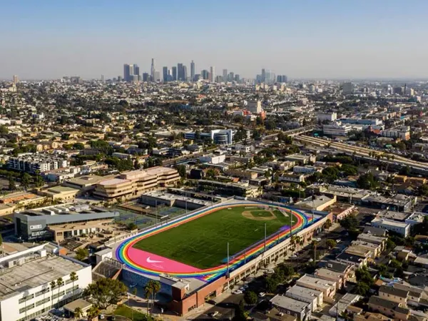 La pista arcobaleno del Los Angeles City College